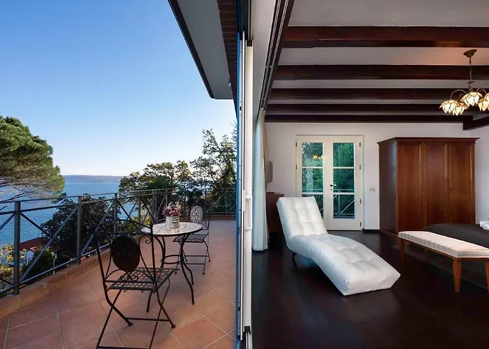 빌라 Luxury With Stunning View Mošćenička Draga